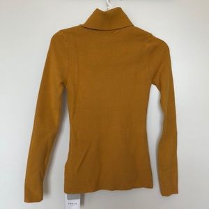 NWT mustard yellow turtleneck